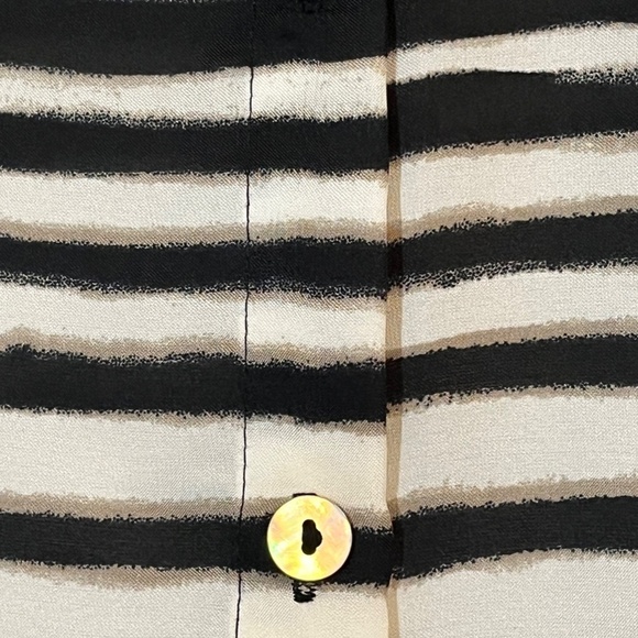 Chicos Top Women M Black Striped Tunic Neutral Minimalist Capsule Old Money 80s - Picture 8 of 16